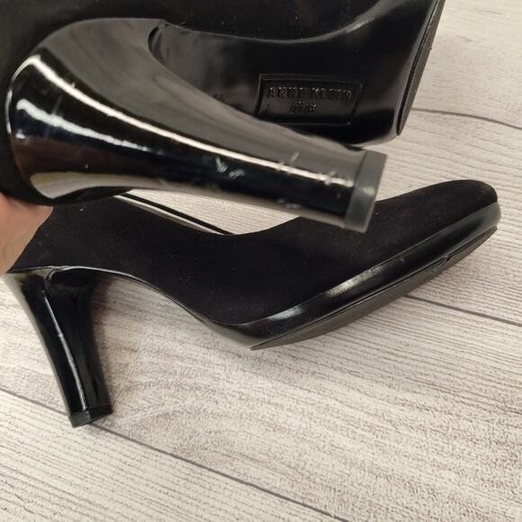 Anne Klein Flex  Black Suede Rounded Toe Pump with Gloss Heels, 8.5 - Picture 9 of 11